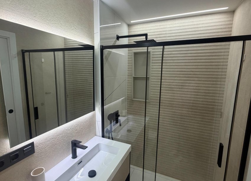 Reventa - Apartamento / Dúplex - Los Alcazares - Dolores De Pacheco