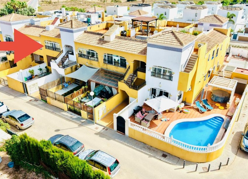 Reventa - Apartamento / Dúplex - Los Montesinos - La Herrada