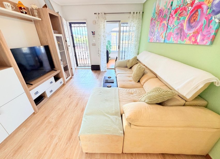 Reventa - Apartamento / Dúplex - Los Montesinos - La Herrada