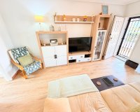 Reventa - Apartamento / Dúplex - Los Montesinos - La Herrada