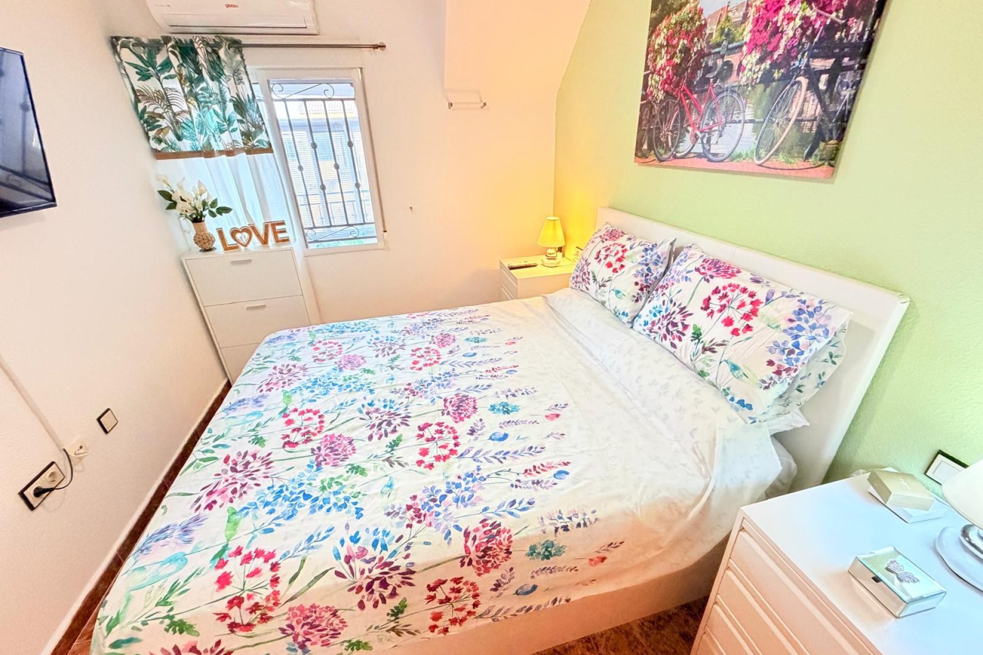 Reventa - Apartamento / Dúplex - Los Montesinos - La Herrada