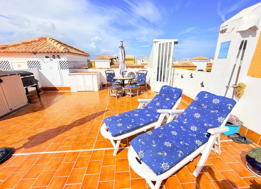Reventa - Apartamento / Dúplex - Los Montesinos - La Herrada