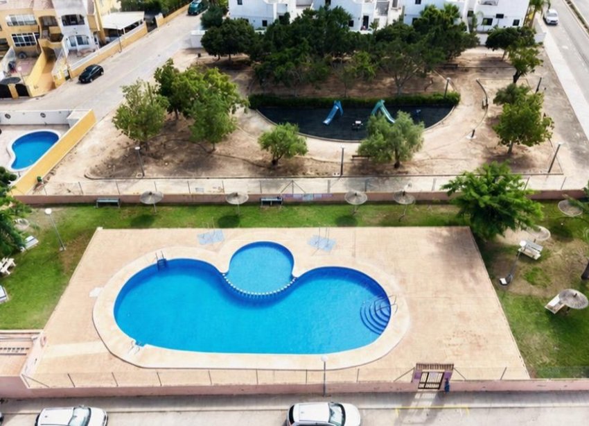 Reventa - Apartamento / Dúplex - Los Montesinos - La Herrada