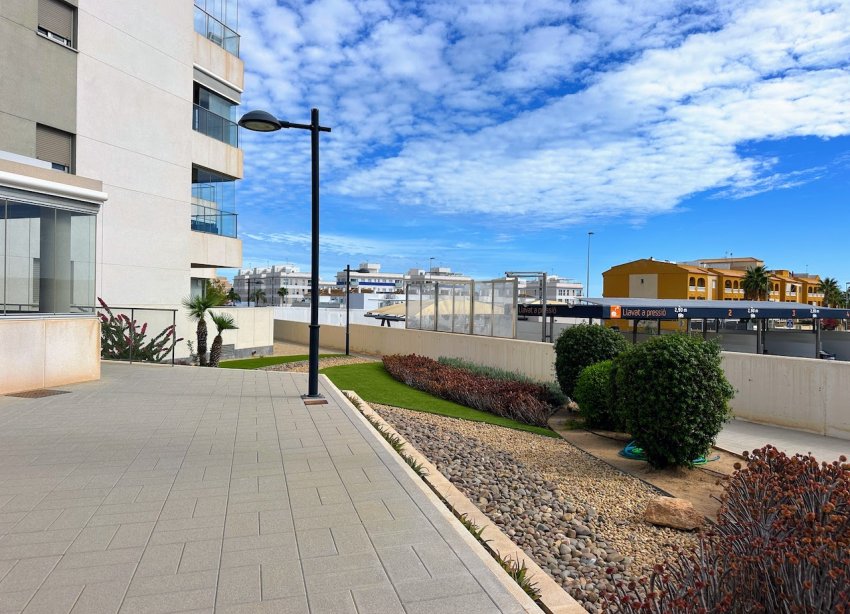 Reventa - Apartamento / Dúplex - Orihuela Costa - La Zenia