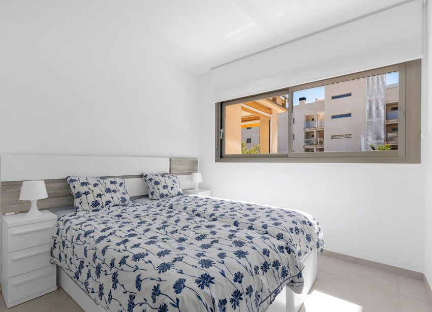 Reventa - Apartamento / Dúplex - Orihuela Costa - La Zenia