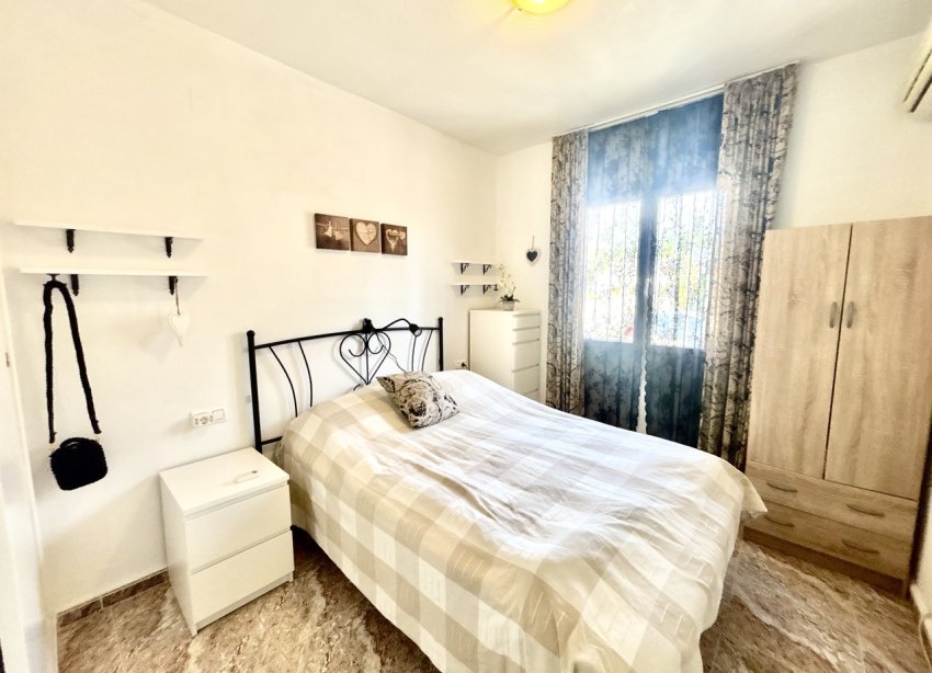Reventa - Apartamento / Dúplex - Orihuela Costa - La Zenia