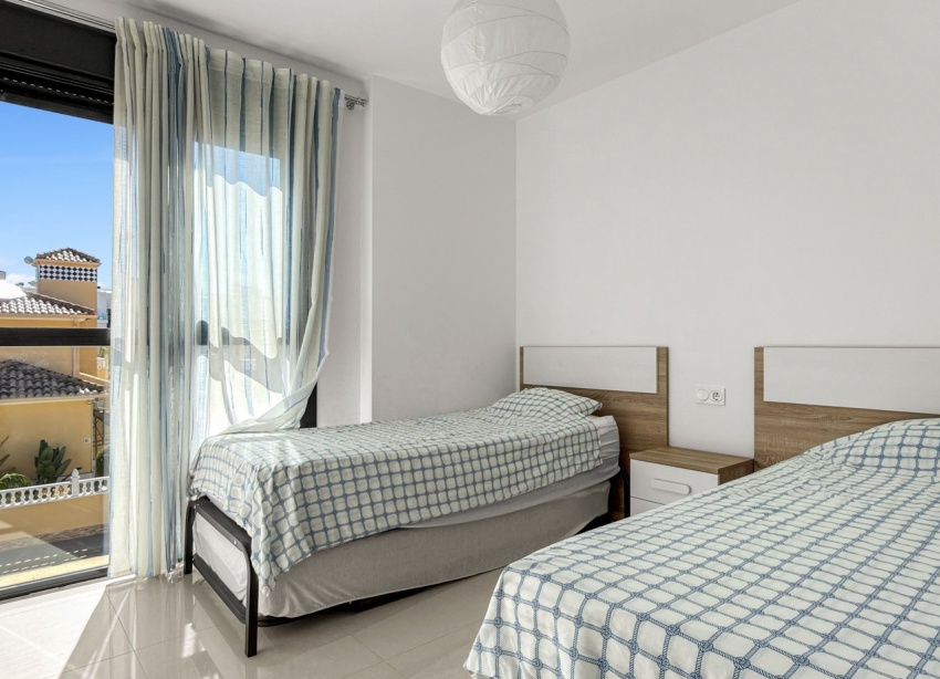 Reventa - Apartamento / Dúplex - Orihuela Costa - La Zenia
