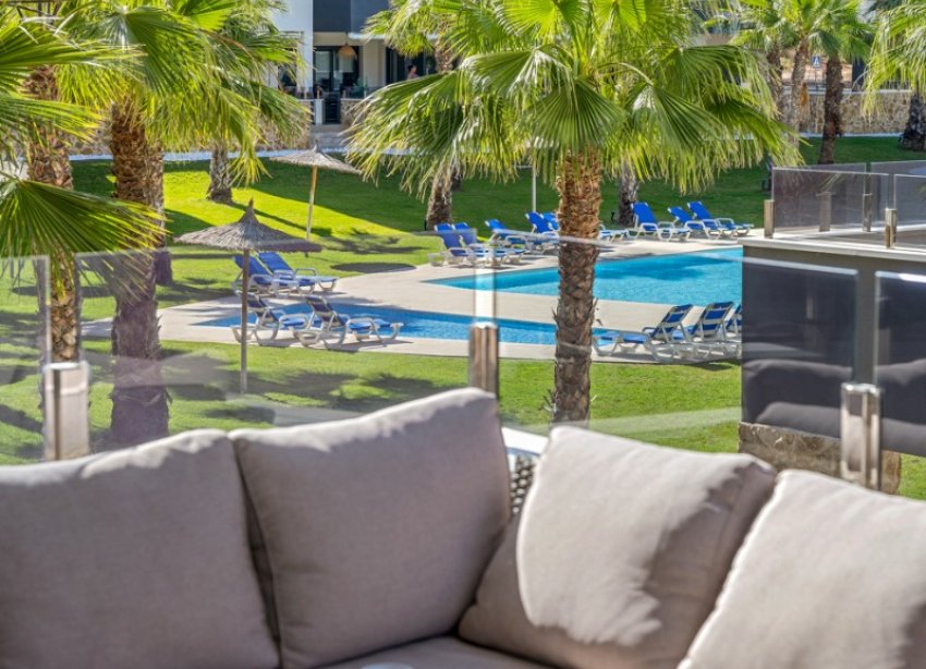 Reventa - Apartamento / Dúplex - Orihuela Costa - Los Altos