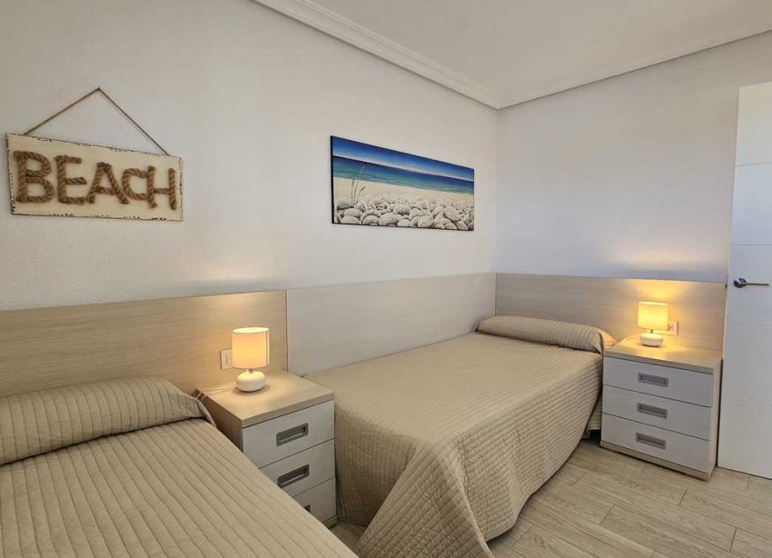Reventa - Apartamento / Dúplex - Orihuela Costa - Mil Palmeras
