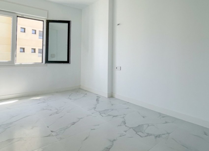 Reventa - Apartamento / Dúplex - Orihuela Costa - Punta Prima