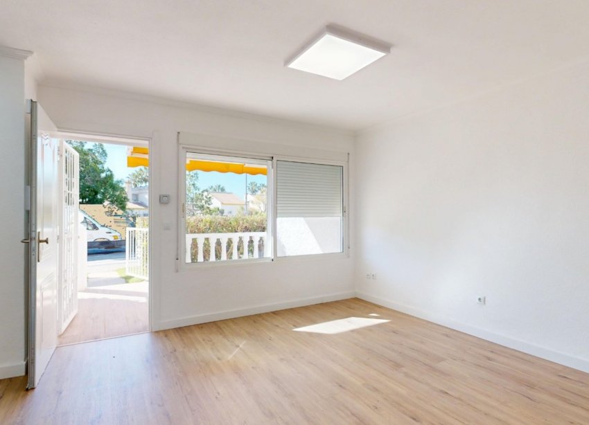 Reventa - Apartamento / Dúplex - Orihuela Costa - Villamartín