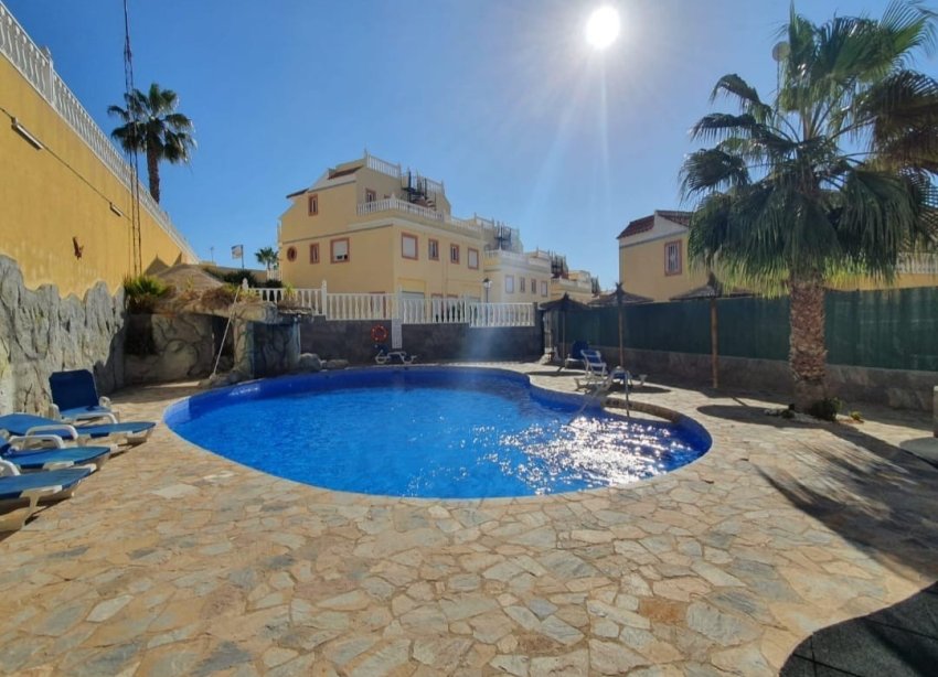 Reventa - Apartamento / Dúplex - Orihuela Costa - Villamartín