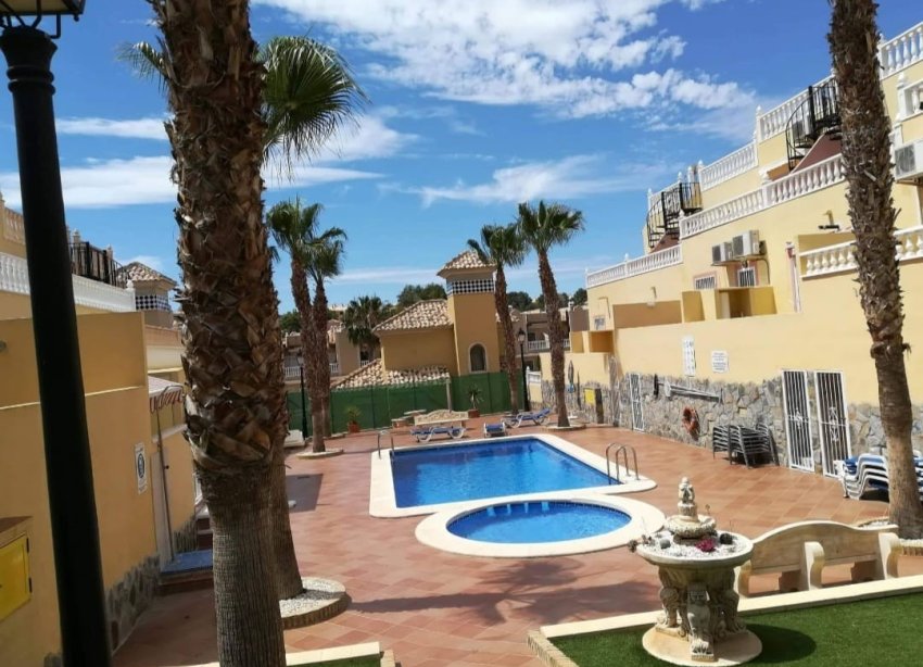 Reventa - Apartamento / Dúplex - Orihuela Costa - Villamartín