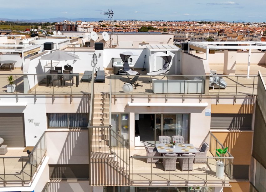 Reventa - Apartamento / Dúplex - Orihuela Costa - Villamartín