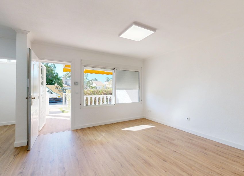 Reventa - Apartamento / Dúplex - Orihuela Costa - Villamartín
