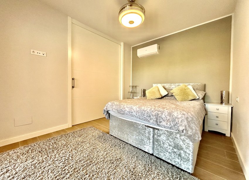 Reventa - Apartamento / Dúplex - Orihuela Costa - Villamartín