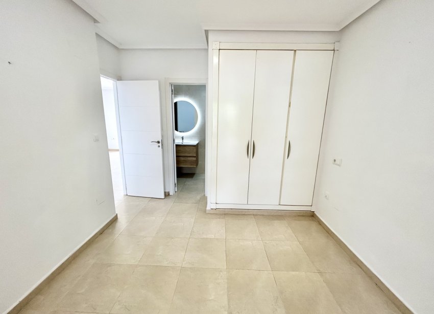 Reventa - Apartamento / Dúplex - Orihuela Costa - Villamartín
