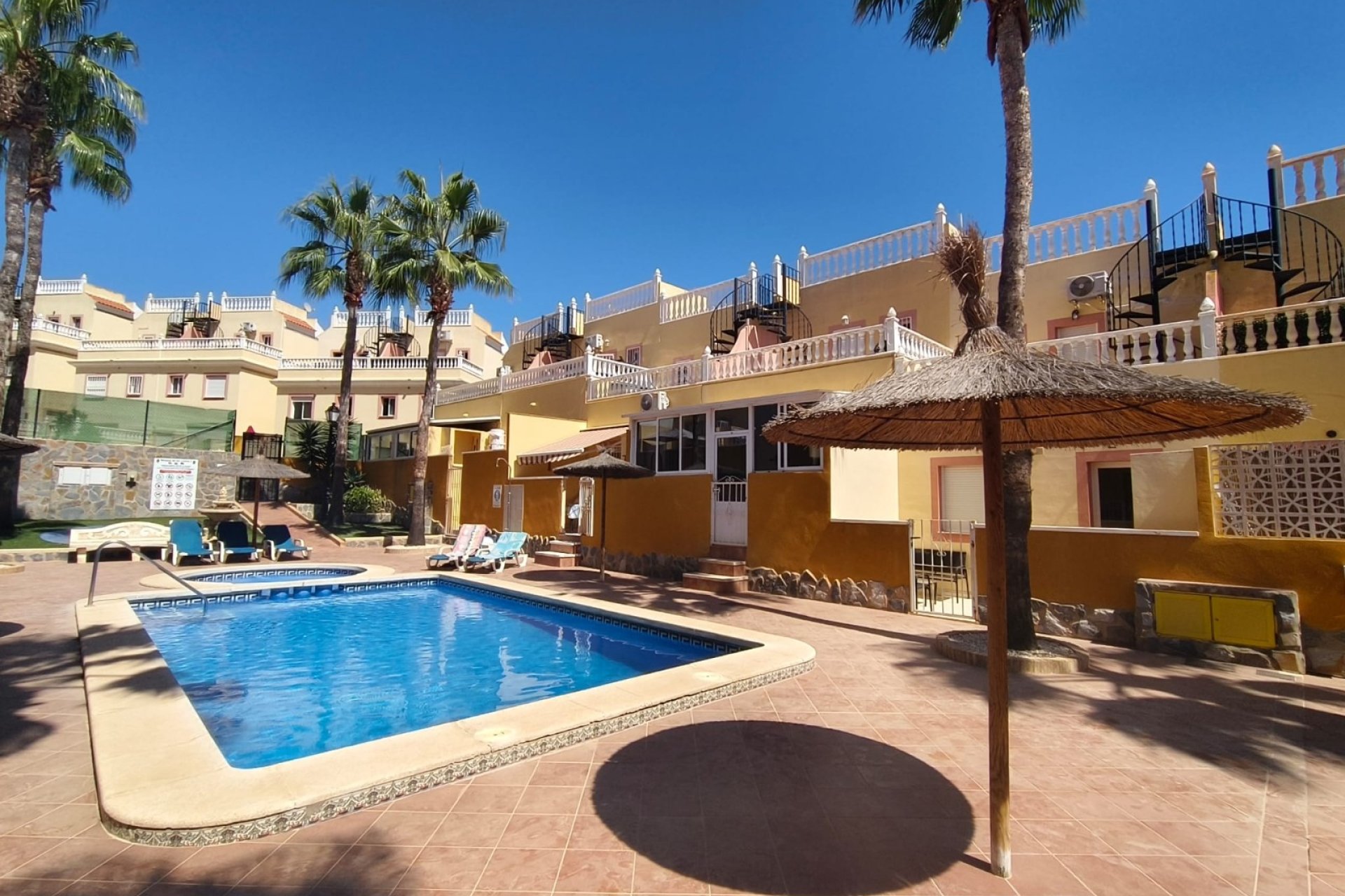 Reventa - Apartamento / Dúplex - Orihuela Costa - Villamartín