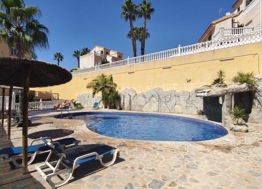 Reventa - Apartamento / Dúplex - Orihuela Costa - Villamartín