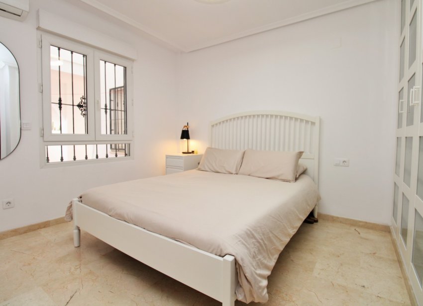 Reventa - Apartamento / Dúplex - Orihuela Costa - Villamartín