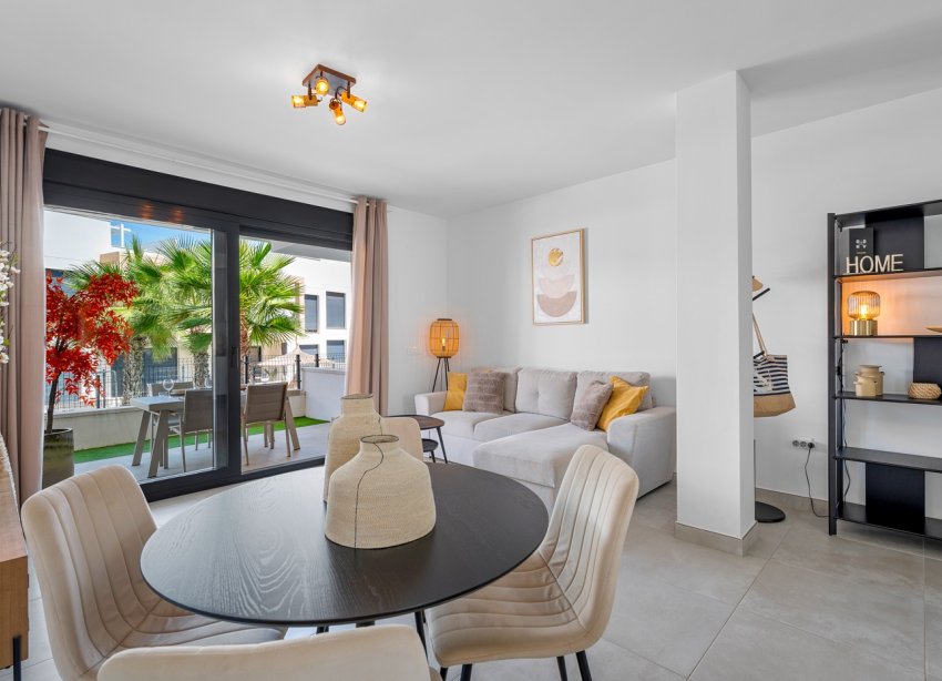 Reventa - Apartamento / Dúplex - Orihuela Costa - Villamartín