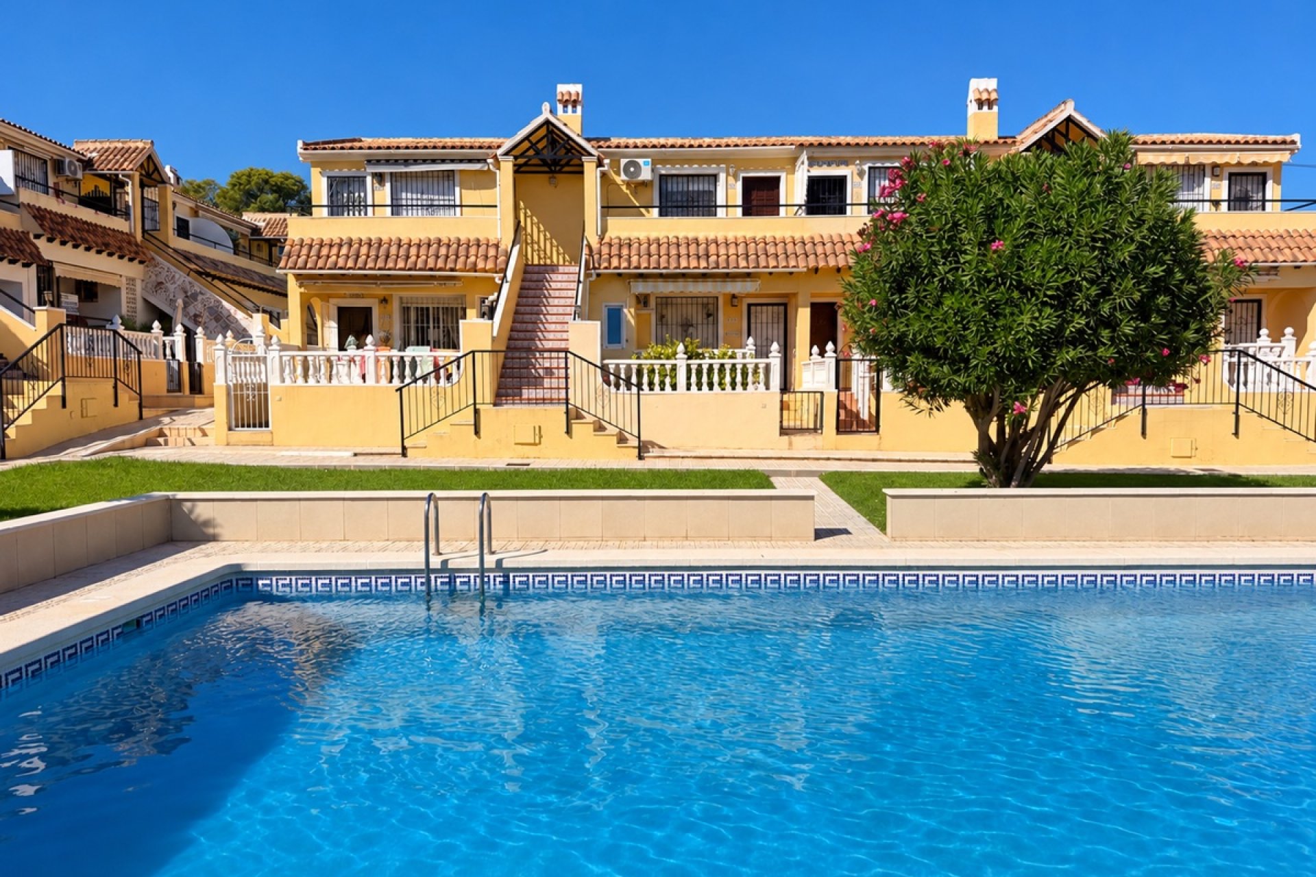 Reventa - Apartamento / Dúplex - Orihuela Costa - Villamartín
