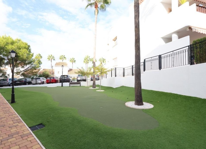 Reventa - Apartamento / Dúplex - Orihuela Costa - Villamartín