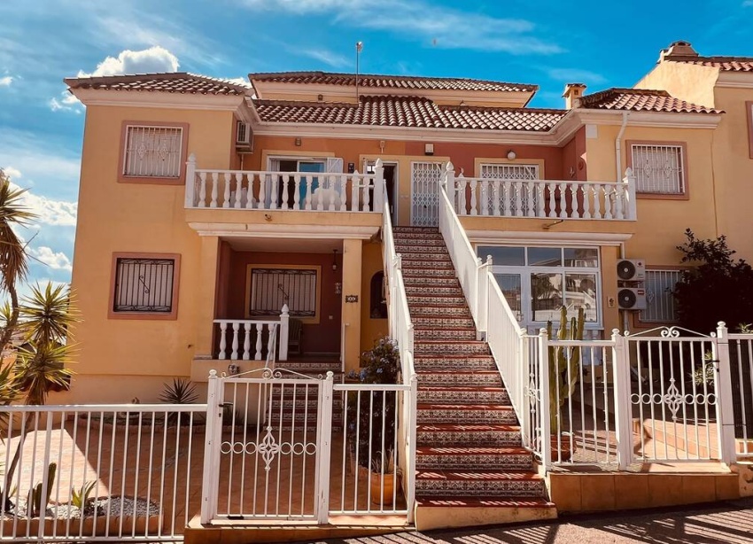Reventa - Apartamento / Dúplex - Orihuela Costa - Villamartín