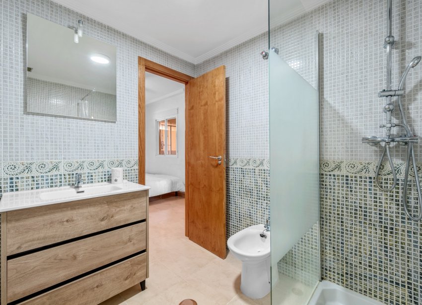Reventa - Apartamento / Dúplex - Orihuela Costa