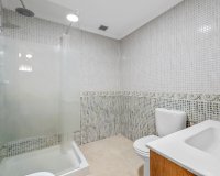 Reventa - Apartamento / Dúplex - Orihuela Costa