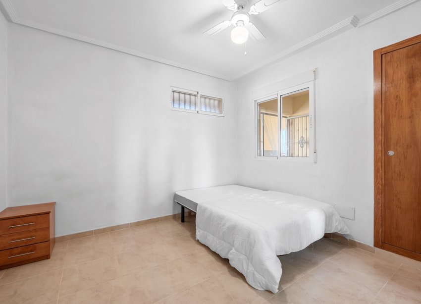 Reventa - Apartamento / Dúplex - Orihuela Costa