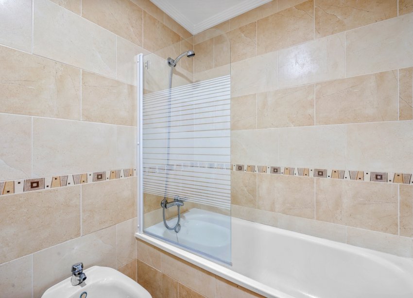 Reventa - Apartamento / Dúplex - Orihuela Costa