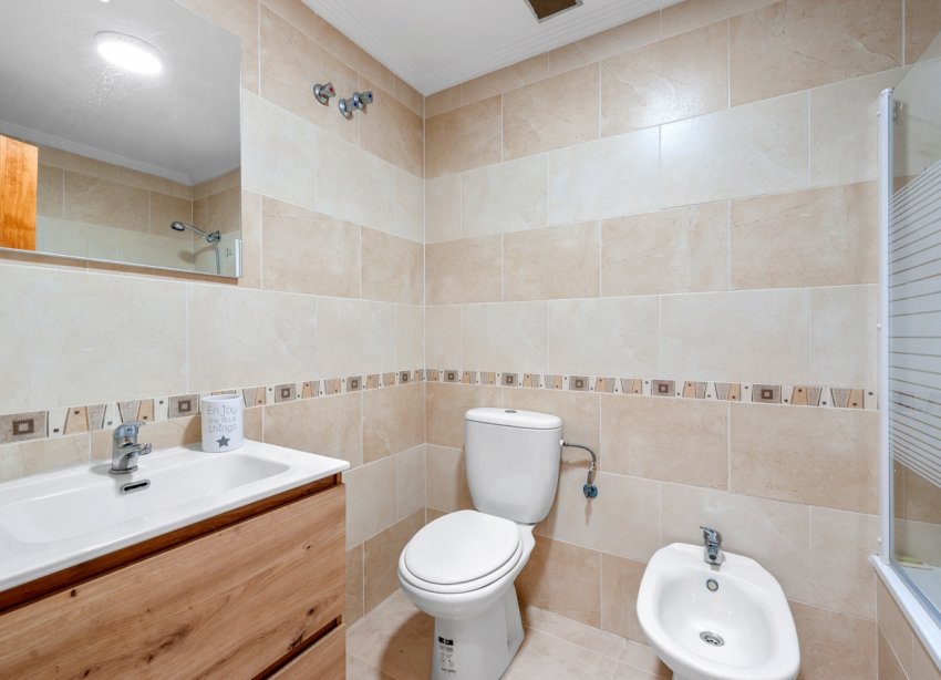 Reventa - Apartamento / Dúplex - Orihuela Costa