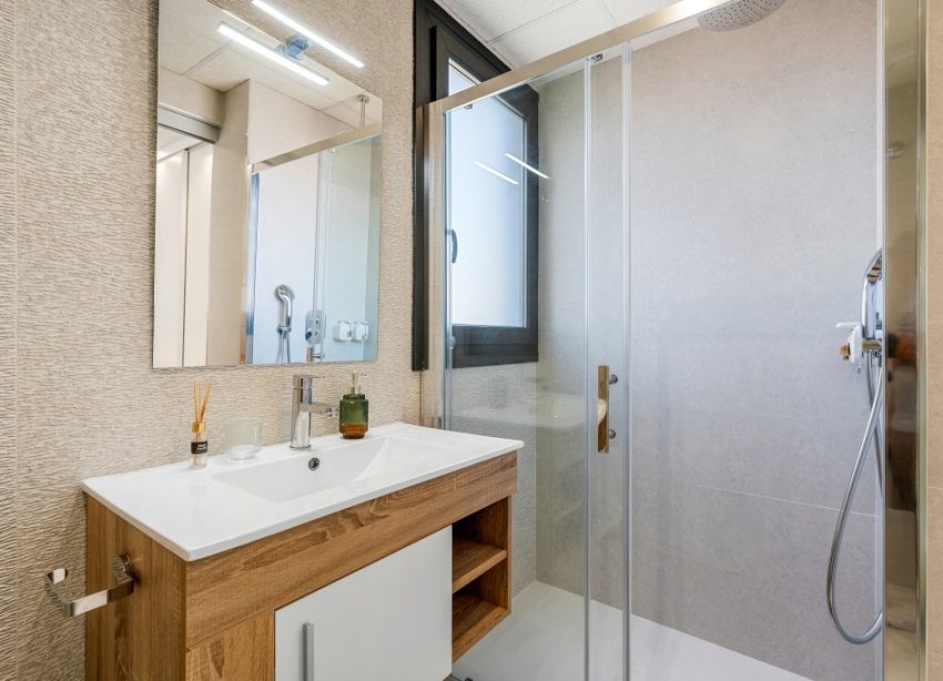 Reventa - Apartamento / Dúplex - Orihuela Costa