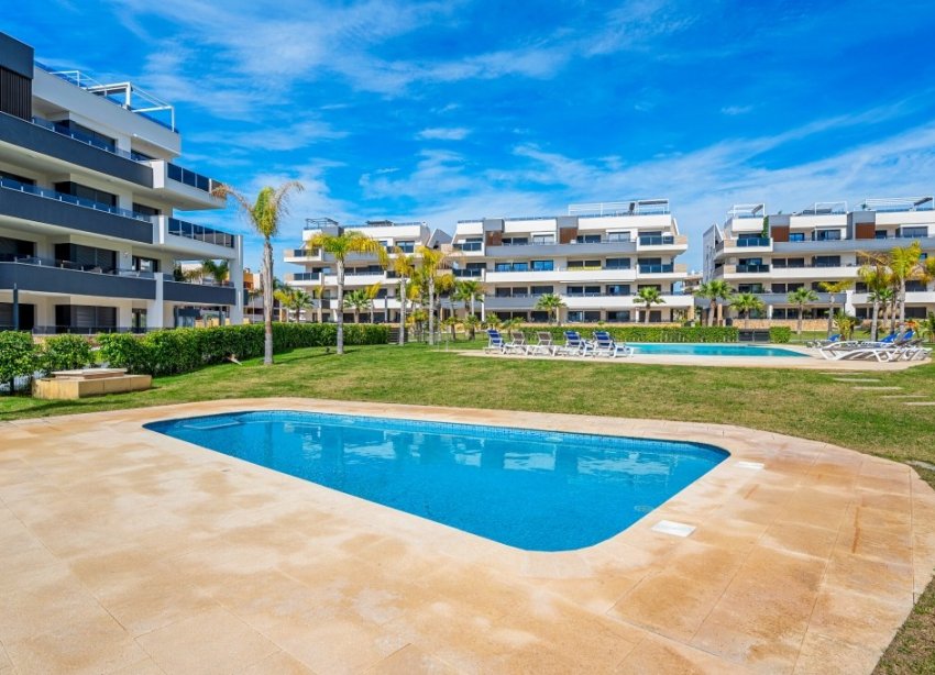 Reventa - Apartamento / Dúplex - Orihuela Costa