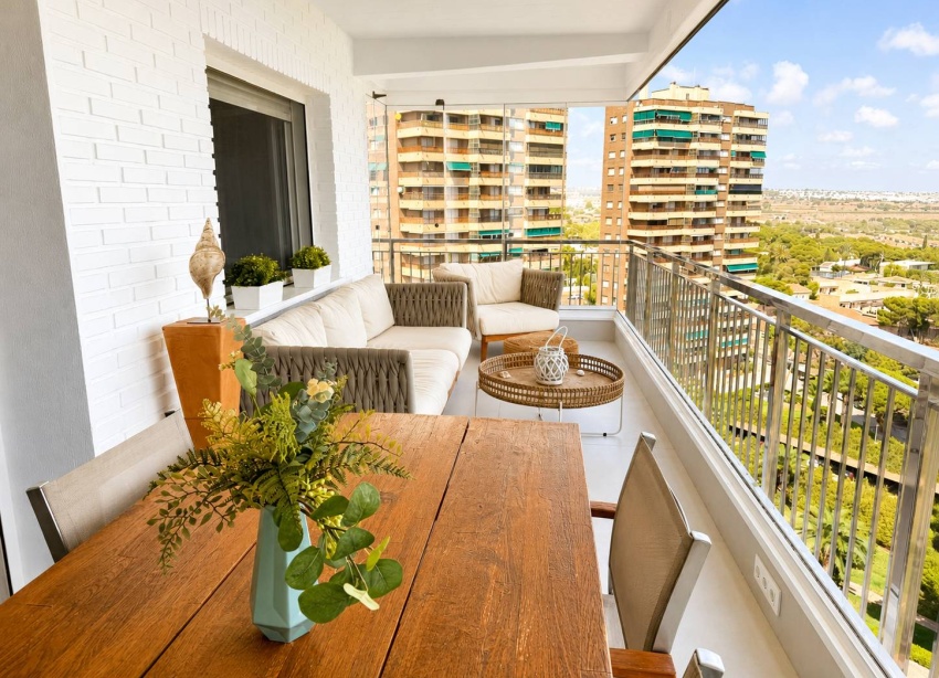 Reventa - Apartamento / Dúplex - Orihuela Costa