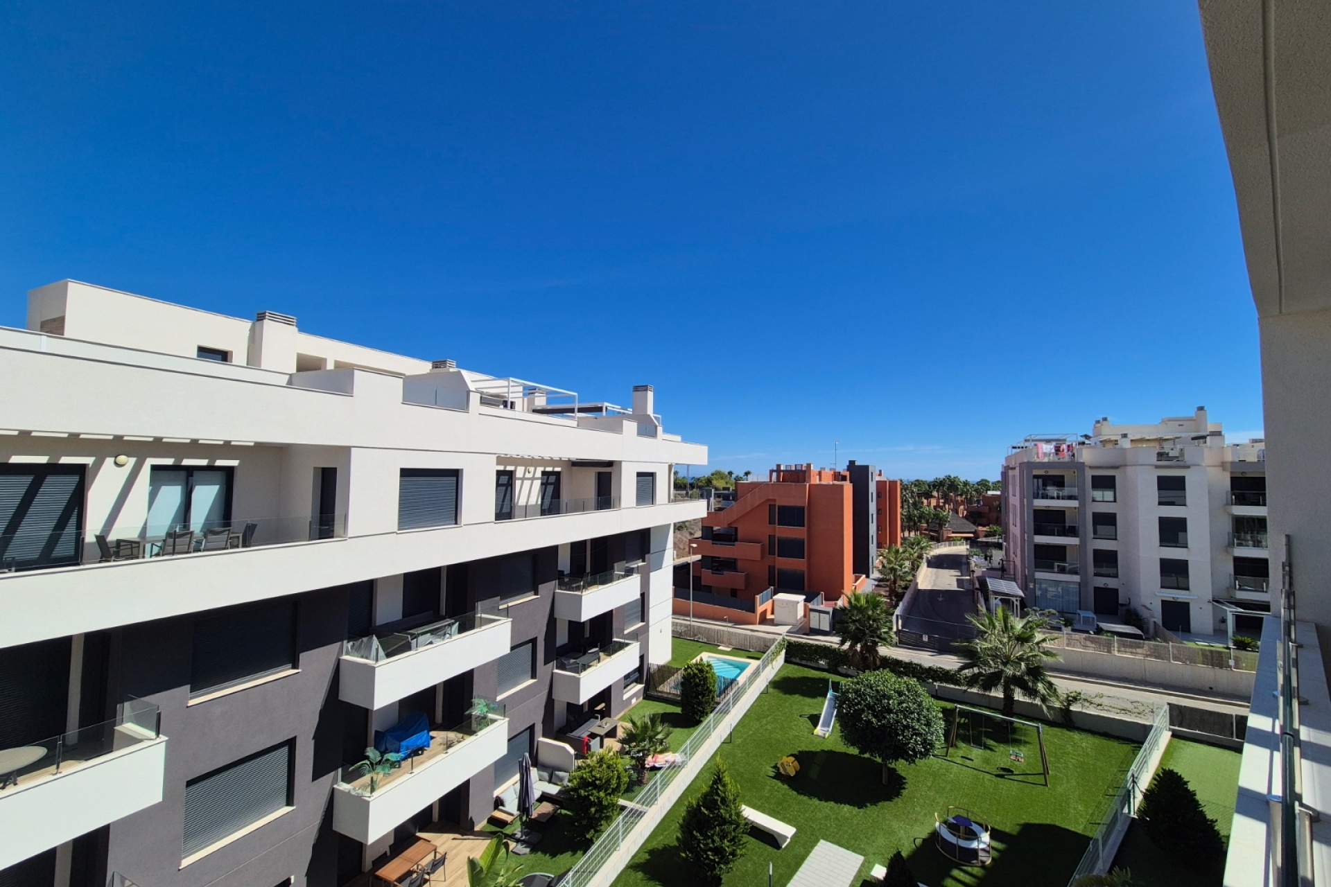 Reventa - Apartamento / Dúplex - Orihuela - Villamartín