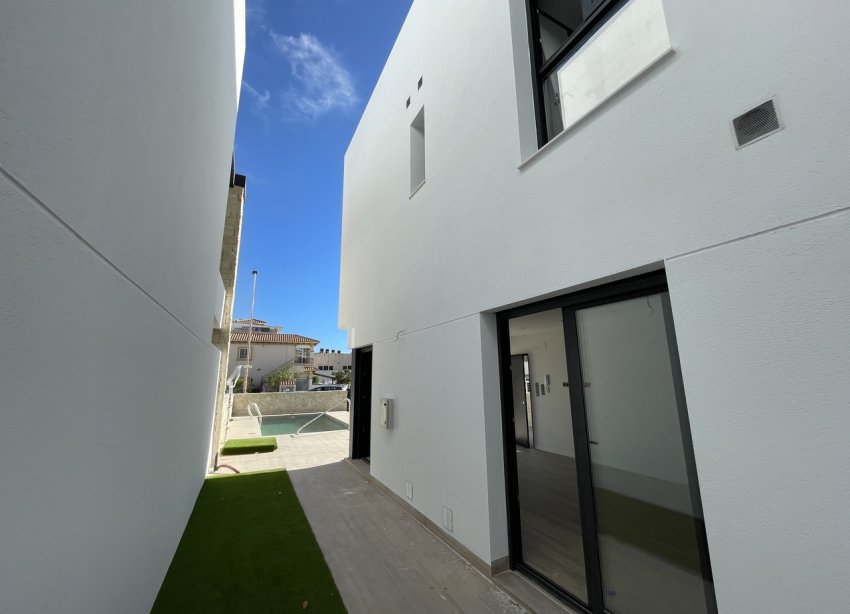 Reventa - Apartamento / Dúplex - Pilar de la Horadada