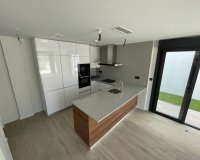 Reventa - Apartamento / Dúplex - Pilar de la Horadada