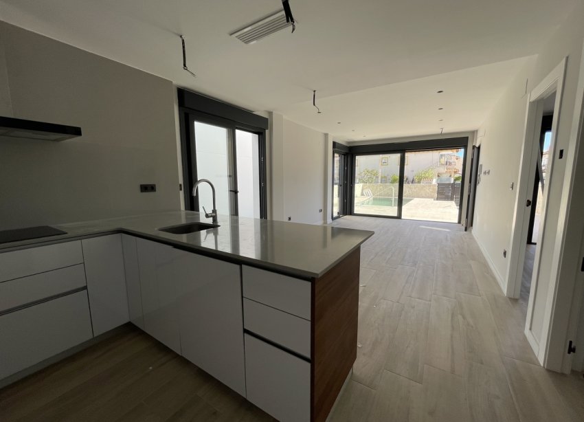Reventa - Apartamento / Dúplex - Pilar de la Horadada