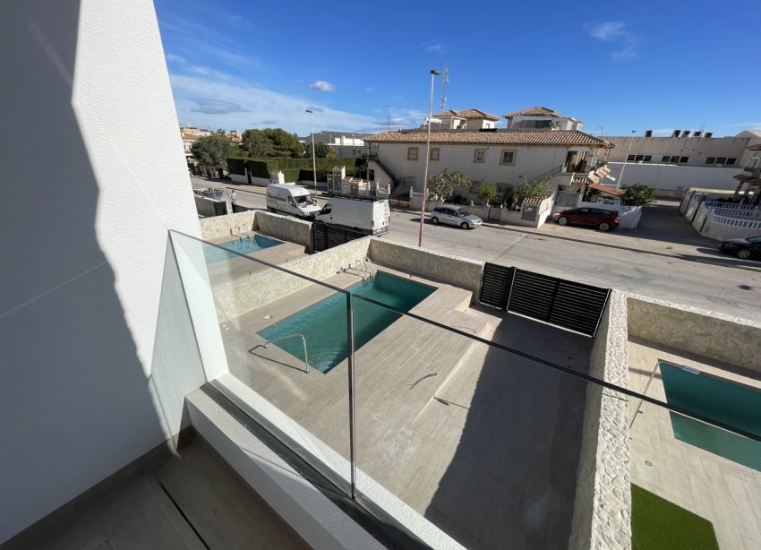 Reventa - Apartamento / Dúplex - Pilar de la Horadada