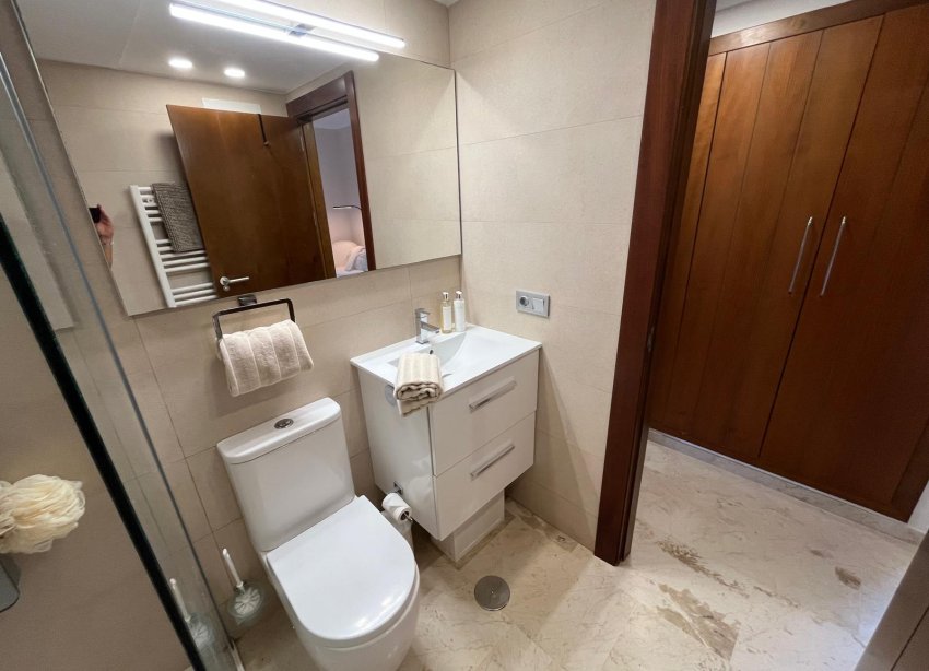 Reventa - Apartamento / Dúplex - Punta Prima