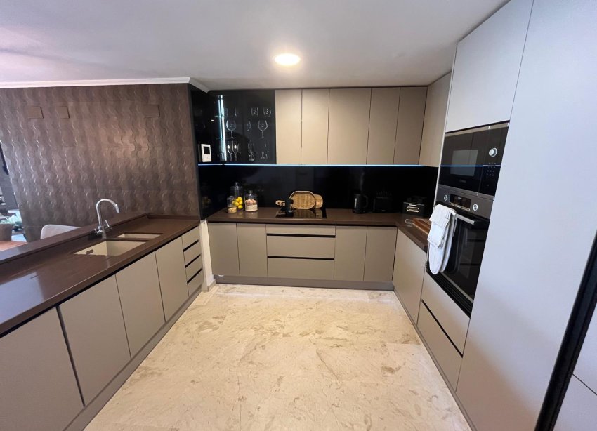 Reventa - Apartamento / Dúplex - Punta Prima