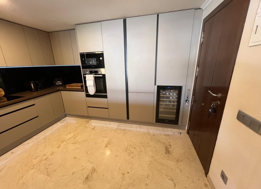 Reventa - Apartamento / Dúplex - Punta Prima