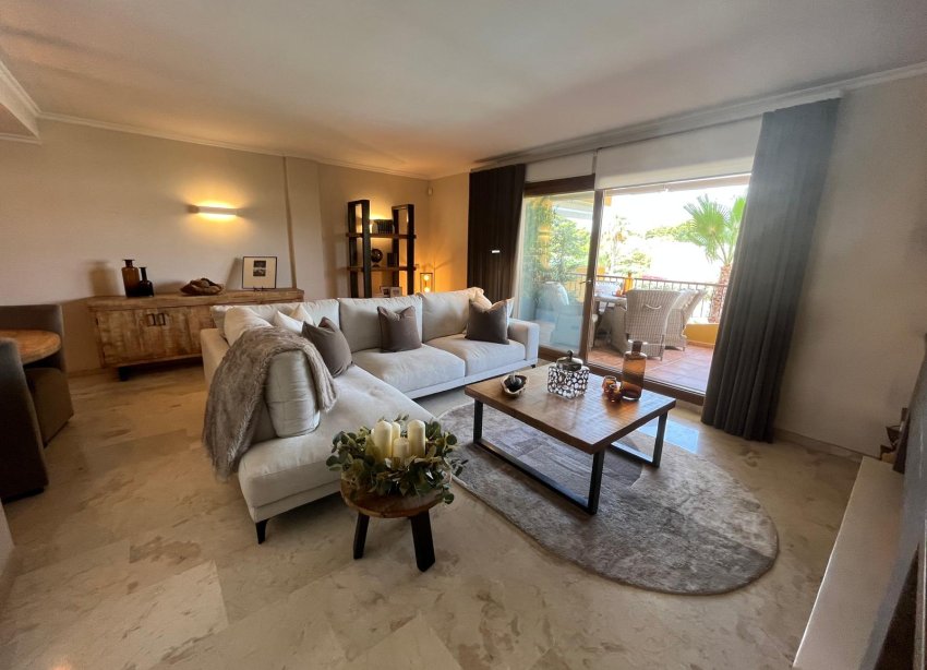 Reventa - Apartamento / Dúplex - Punta Prima