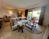 Reventa - Apartamento / Dúplex - Punta Prima