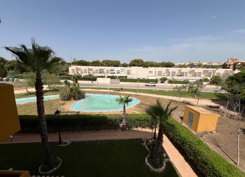 Reventa - Apartamento / Dúplex - Punta Prima