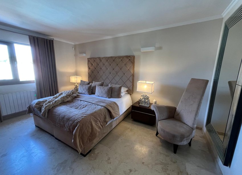 Reventa - Apartamento / Dúplex - Punta Prima
