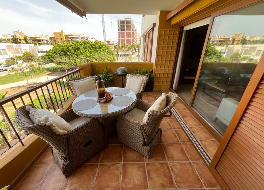 Reventa - Apartamento / Dúplex - Punta Prima
