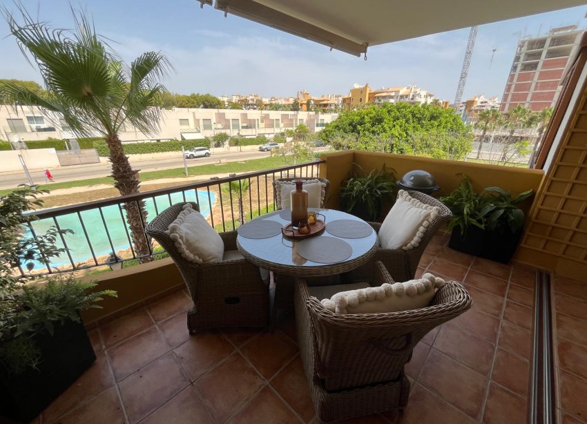 Reventa - Apartamento / Dúplex - Punta Prima